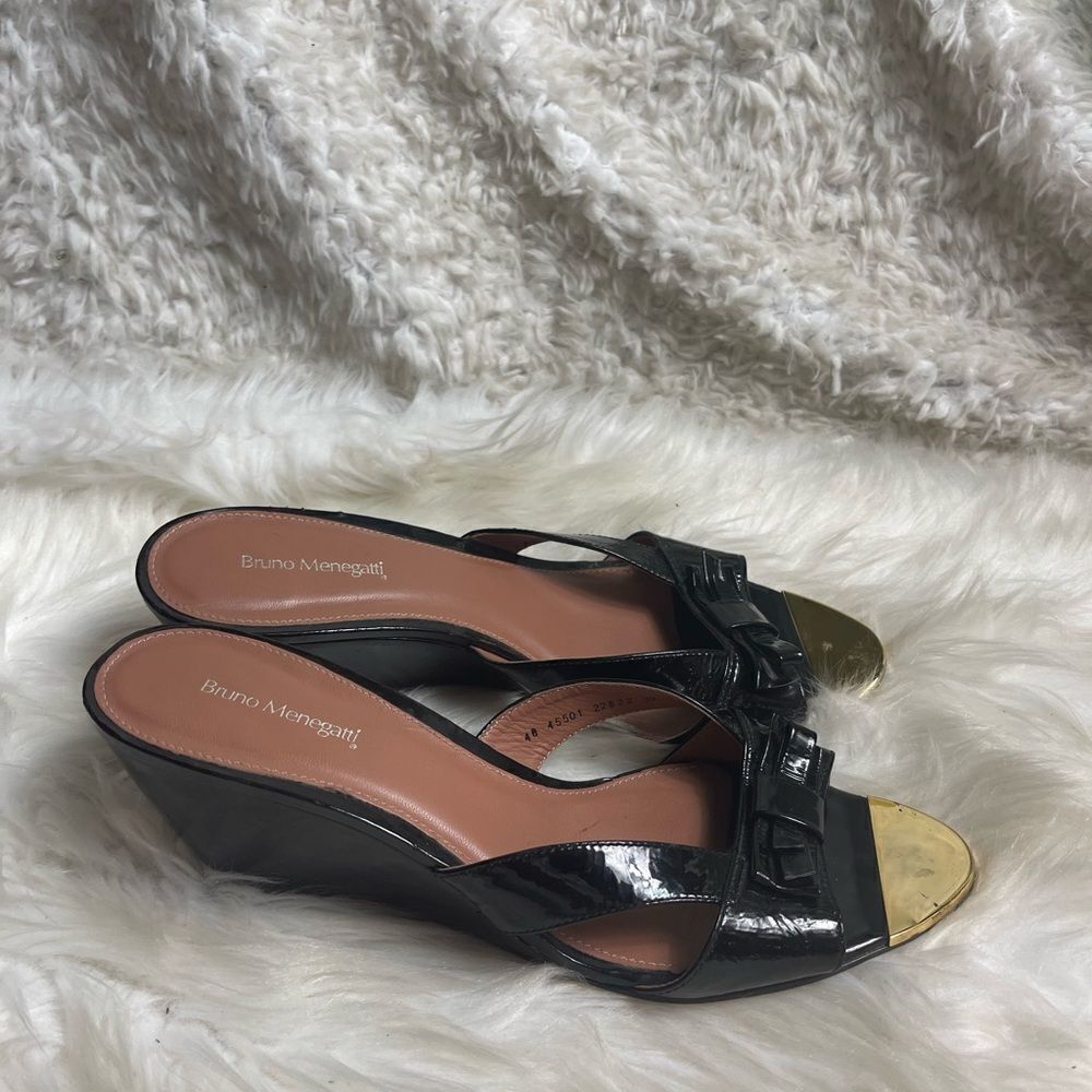 Bruno Menegatti 45501 leather black patent wedge slides sandals Size 9 .